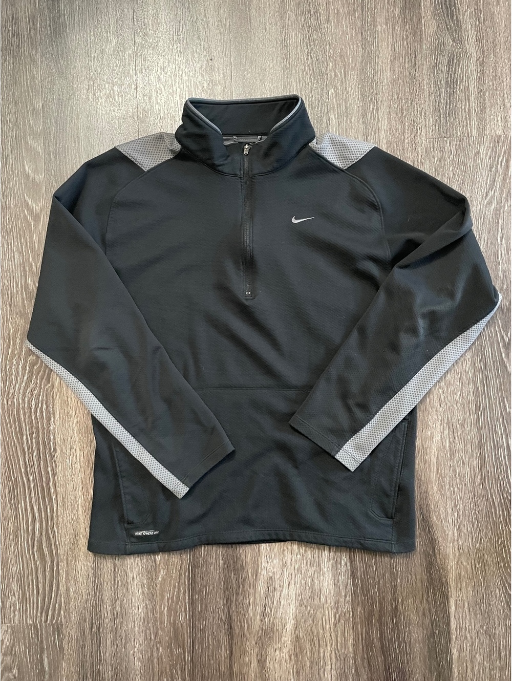 Nike Sphere Dry Quarter Zip Pullover